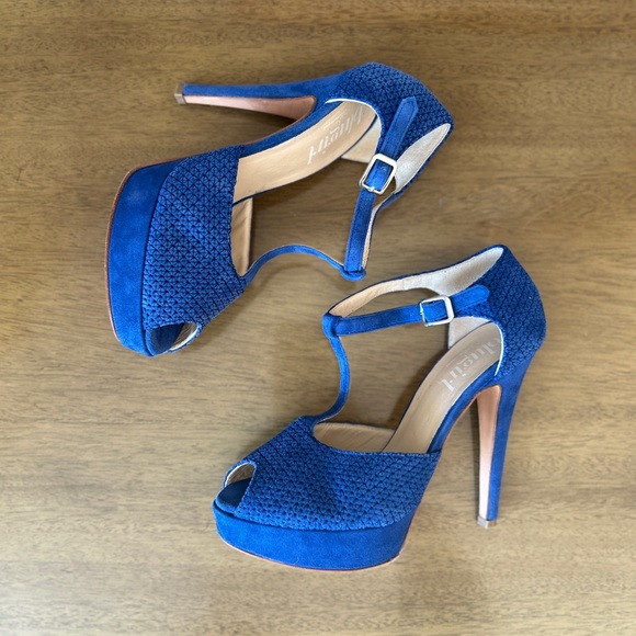 Blugirl Blumarine Textured Blue Suede Platform T-Strap Sandals Size 7.5 (38.5) - Picture 3 of 6